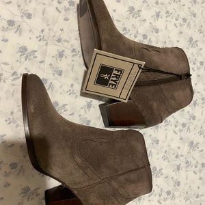 Frye Renee NWT Dark Grey Suede Booties 9.5